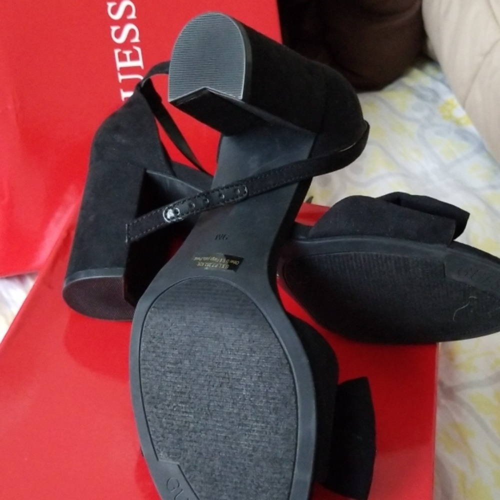 Sandals - Picture 2 of 4